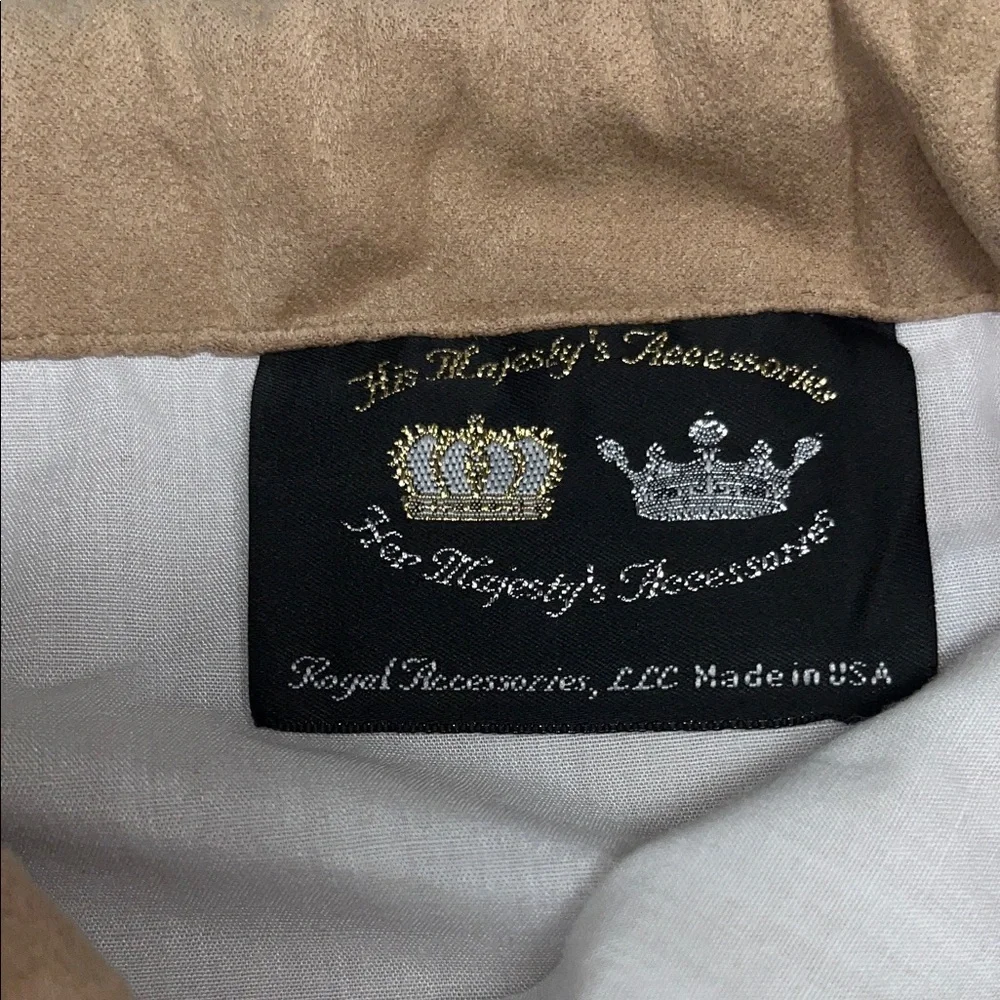 her majesty’s accessories this elegant